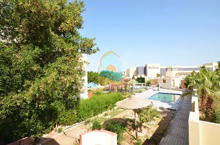 Möblierte Villa mit Pool & Garten zur Miete in Mubarak 6